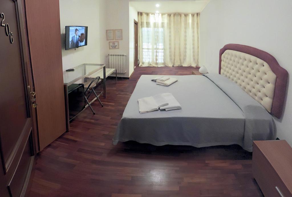 La Fiera Guesthouse Фиумичино Екстериор снимка